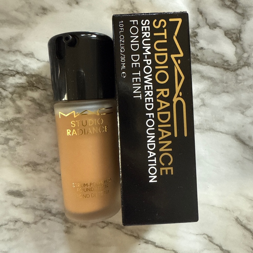 MAC COSMETICS STUDIO RADIANCE FOUNDATION IN C4.5